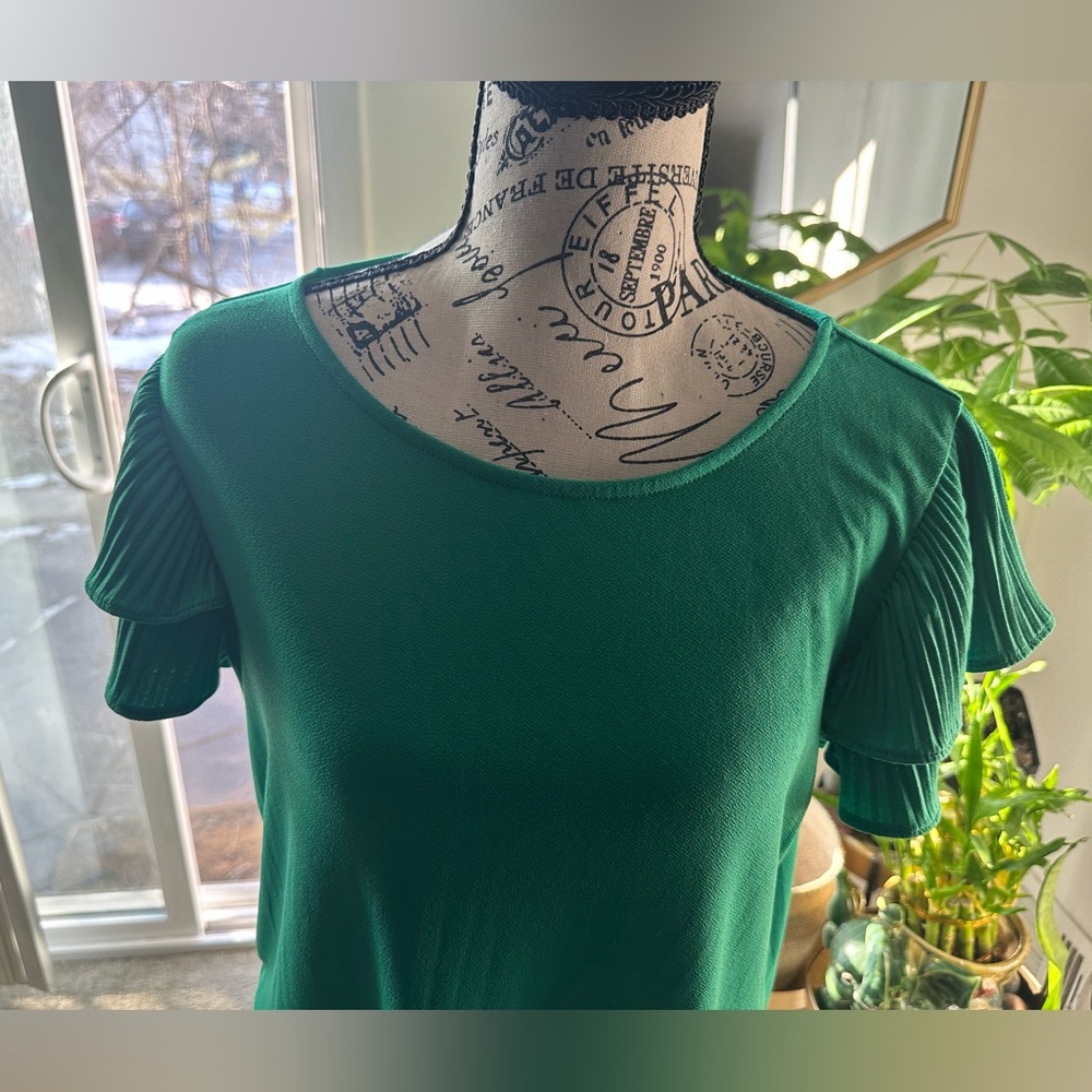 Adrianna Papell Emerald Green Pleated Flutter Sleeve Blouse